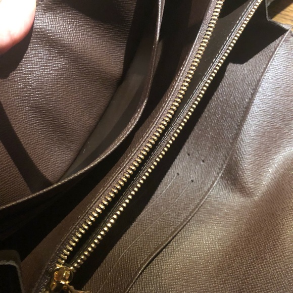 Authentic Louis Vuitton Damier Wallet - Picture 6 of 7